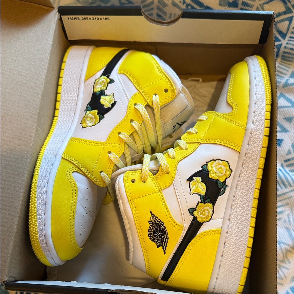Nike Kids Yellow & White High-Top Sneakers with Floral Stitching